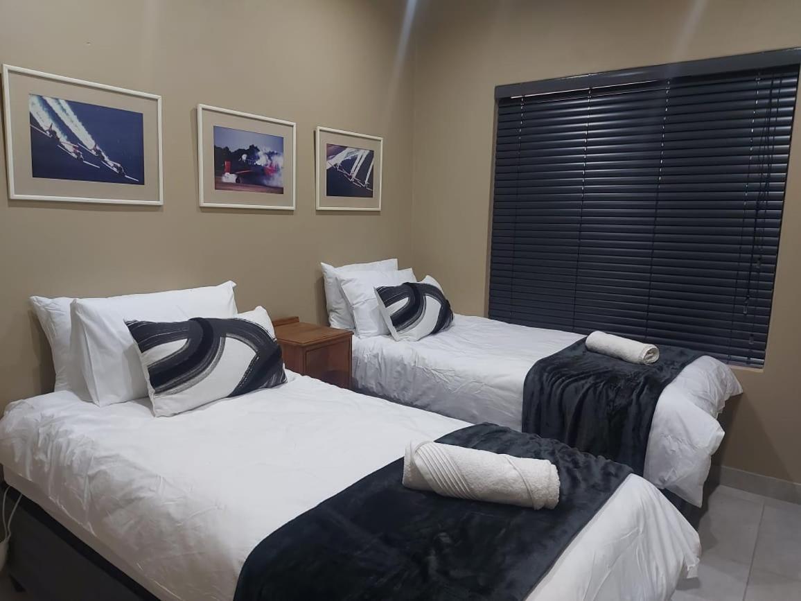 Lloyds - 9 * Ermelo